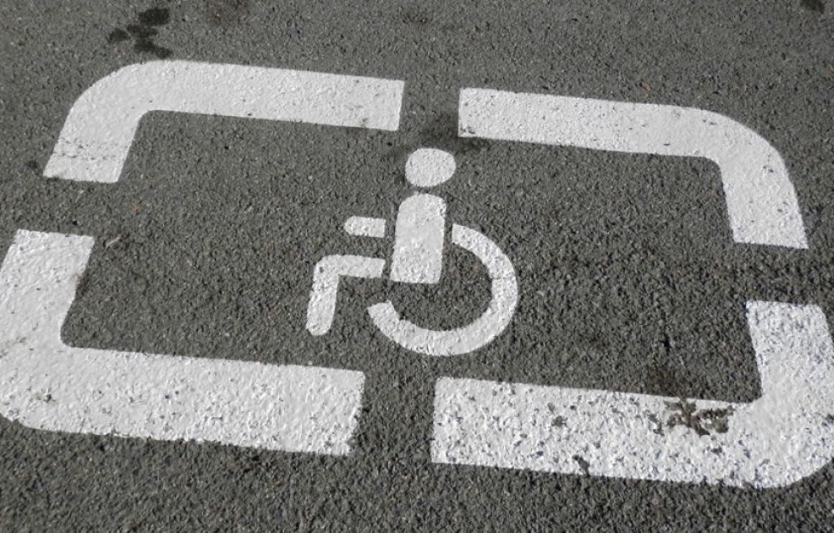 Парковка для інвалідів: правила, пільги та як оформити дозвіл